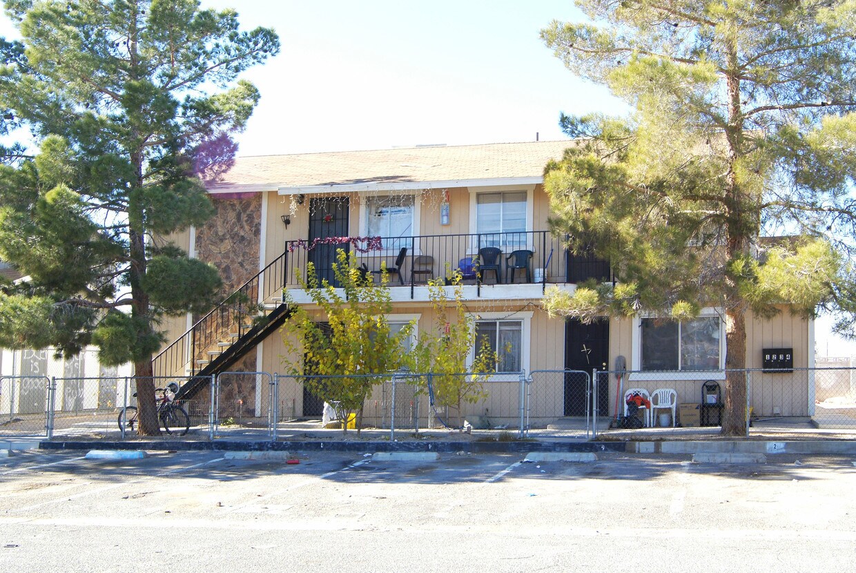 B&d Estates Apartments 2131 Oceanus Ln Las Vegas, NV
