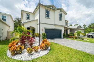 Foto principal - 1837 Lake Cove Dr