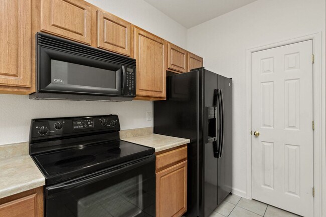 Building Photo - $300 SIGNING BONUS!!! Beautiful 3-bed Town...