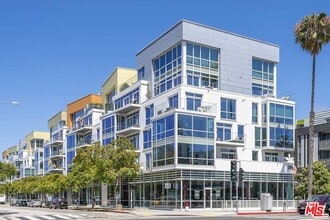 Building Photo - 1705 Ocean Ave