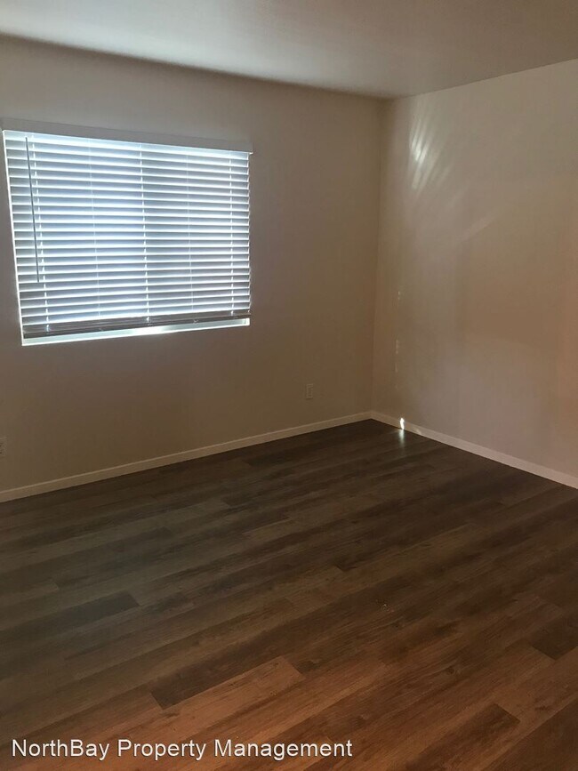 Building Photo - 2484 Avignon Cir