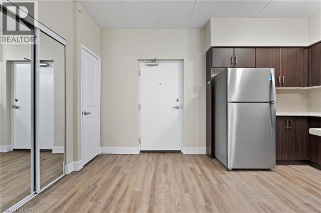 Photo du bâtiment - 149 Main St W