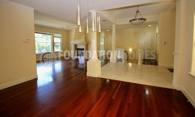 Building Photo - Architecturally Stunning Custom Estate wit...