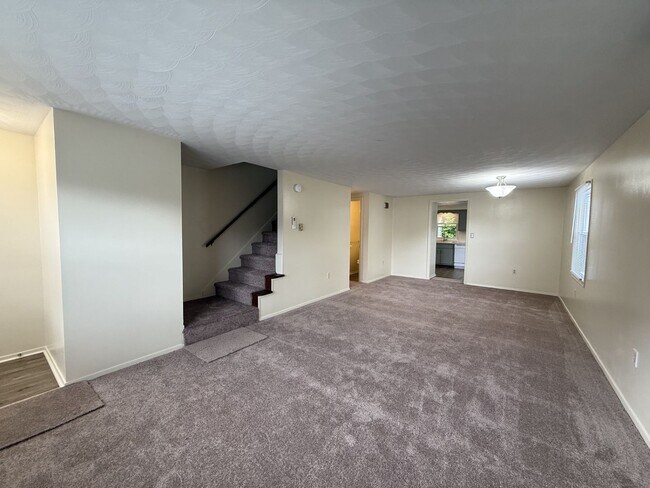 Foto del edificio - This 3 bedroom, 1.5 bath unfurnished house