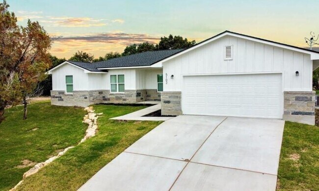 Foto del edificio - 5102 Moss Point