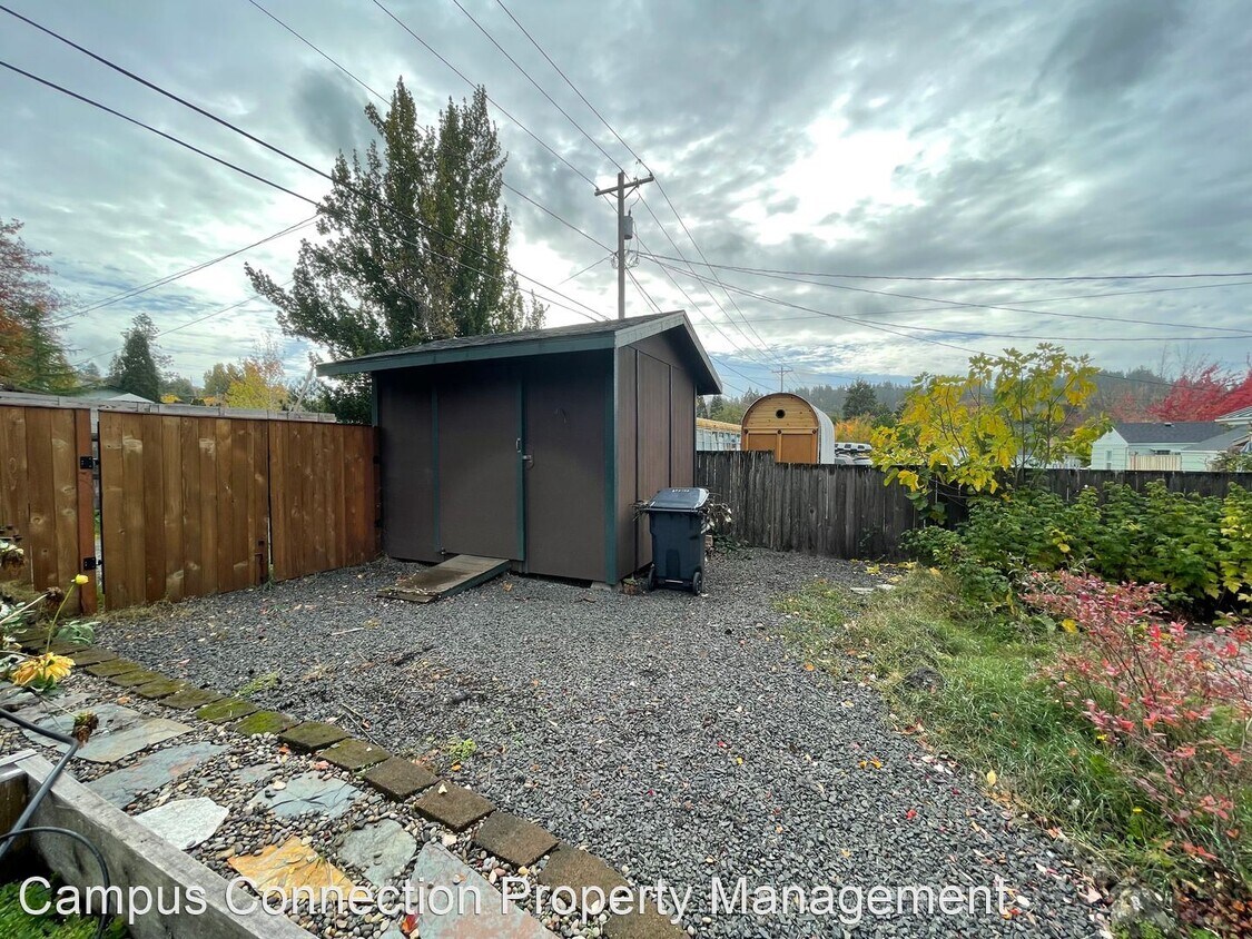 Primary Photo - 3 br, 2.5 bath House - 2460 Friendly Alley