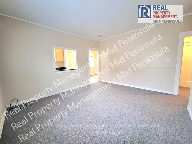 Foto del edificio - Quiet 1 Bedroom / 1 Bathroom on Top Floor ...