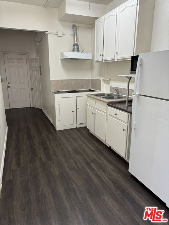Foto del edificio - 4011 Halldale Ave