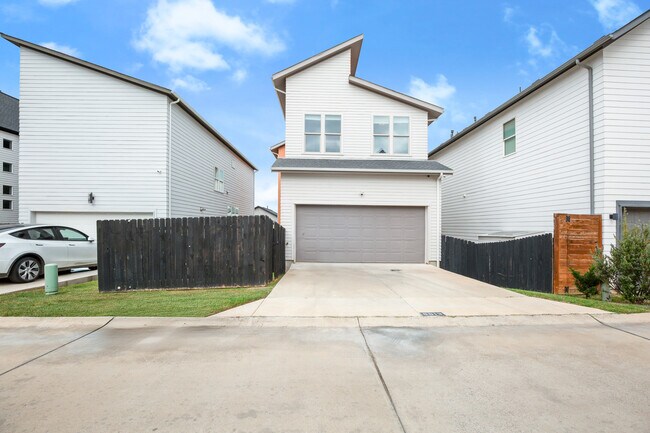 Foto del edificio - 6013 Florencia Ln