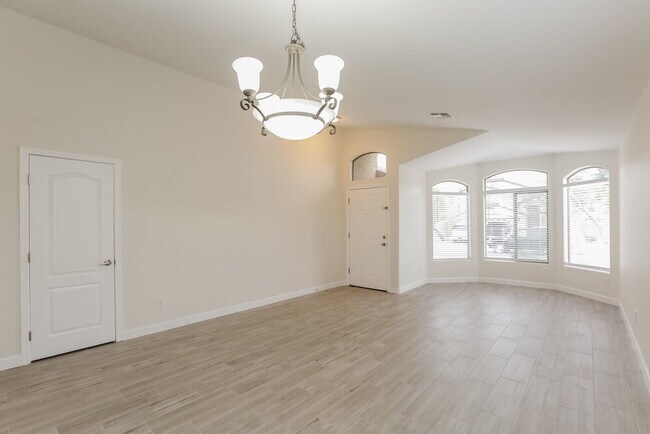 Building Photo - 4715 W Harwell Rd