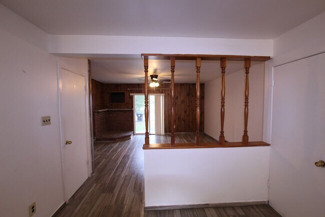 Foto del edificio - Spacious & Well-Maintained Home