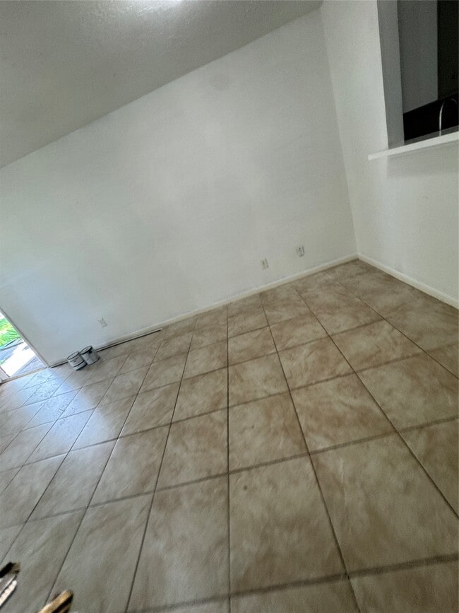 Building Photo - 9330 Tooley Dr
