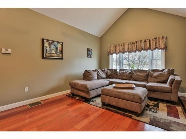 Foto del edificio - 7 Lamplighter Village Rd