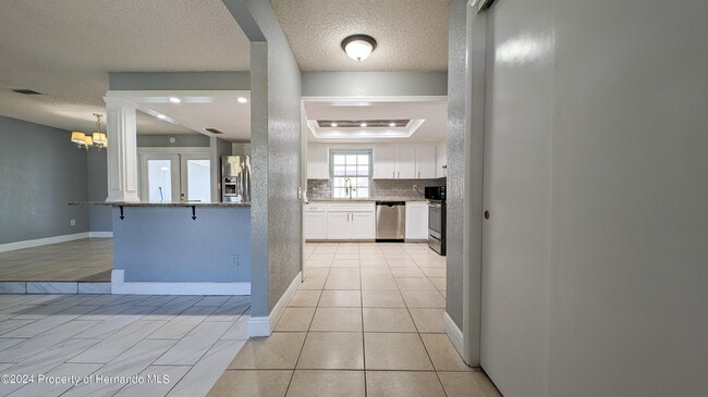 Building Photo - 122 Galiano Ct