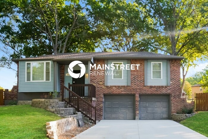 Primary Photo - 3 Bedroom Pet-Friendly Home in BLUE SPRING...