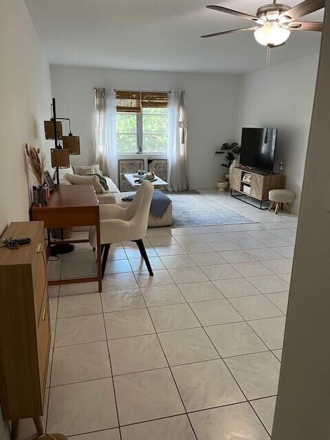 Foto del edificio - 1950 N Andrews Ave