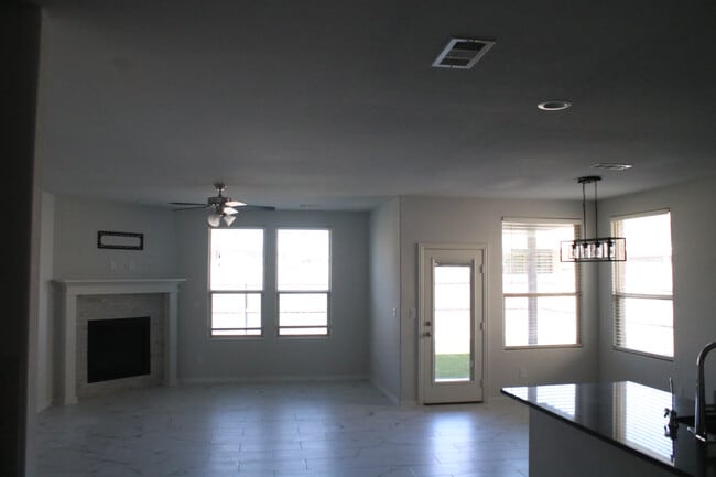 Foto del edificio - 6814 Colony Rd