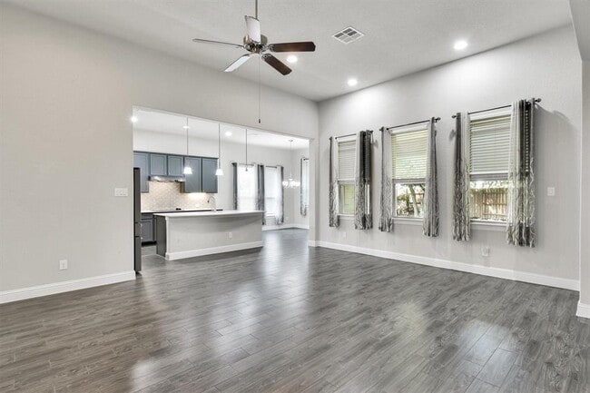 Building Photo - 1405 Highland Ridge Rd