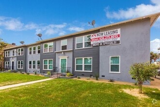 Building Photo - 1803 S St Andrews Pl