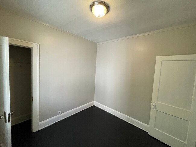 Foto del edificio - SECTION 8 and EDEN Accepted!! Fully renovated 3 BR Home!!