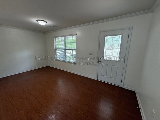Foto del edificio - 1759 Waverly Oaks Dr