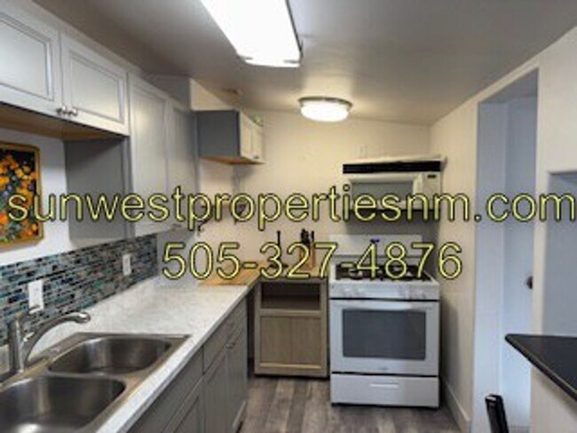 Foto del edificio - 318 N Monterey Ave