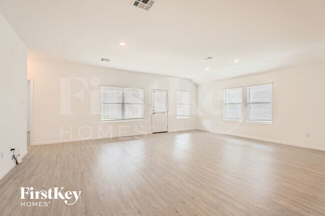 Foto del edificio - 1212 Treehouse Ln