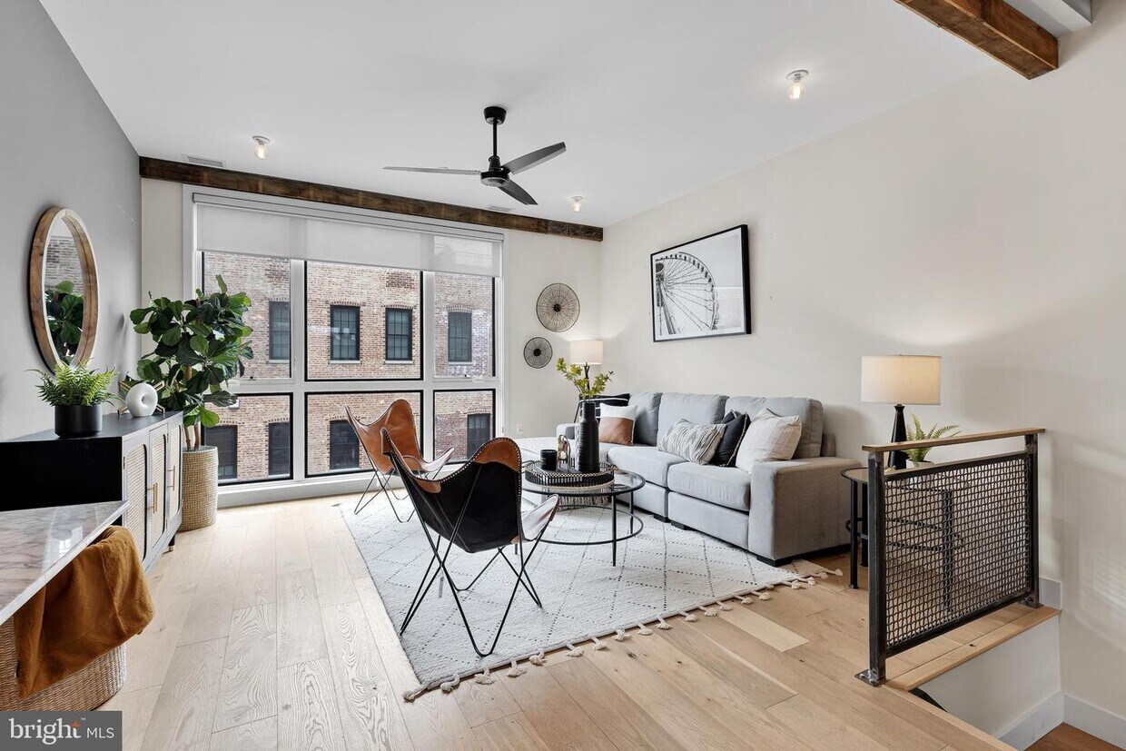 Foto principal - 774 Girard St NW