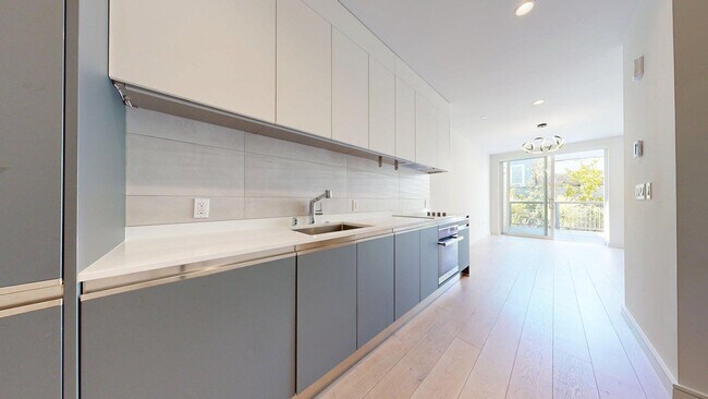 Building Photo - 606 Capp St