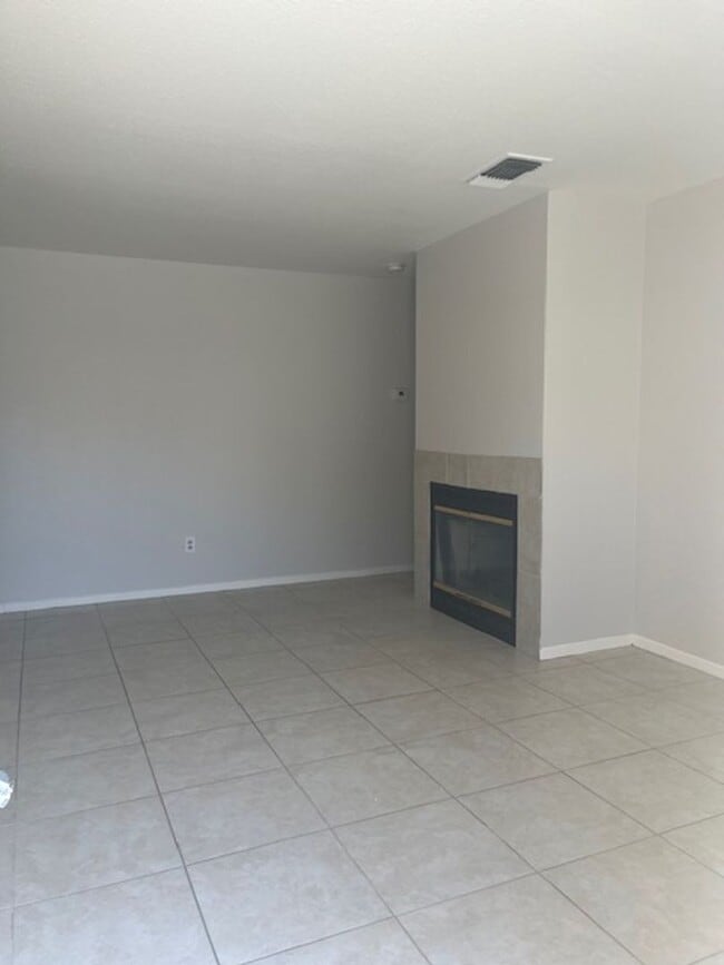 Building Photo - 3106 Brookside Dr