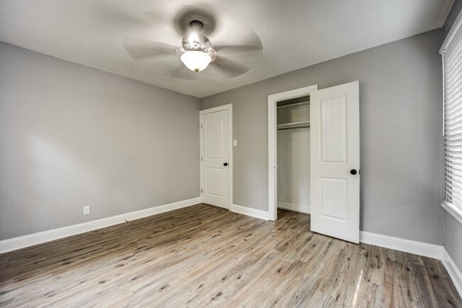 Building Photo - Freshly Updated 3 Bedroom House