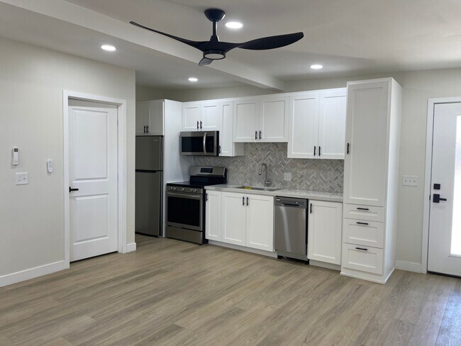 Foto del edificio - 3301 N 66th Pl