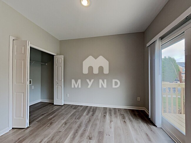 Building Photo - 1033 Boxelder Ln