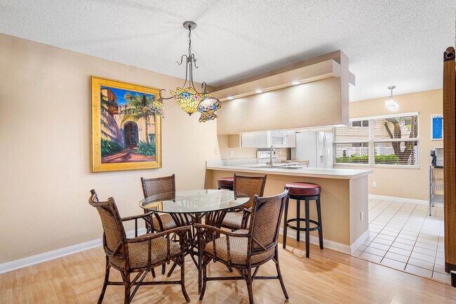 Building Photo - 8146 Bridgewater Ct
