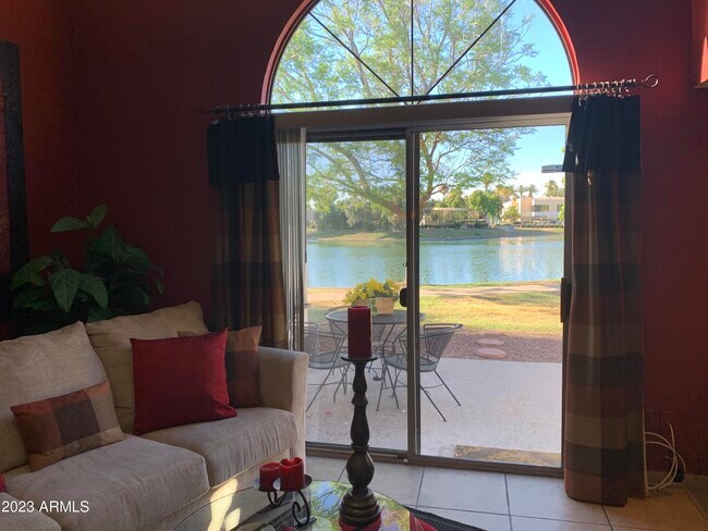 Foto del edificio - 2644 W Desert Cove Ave