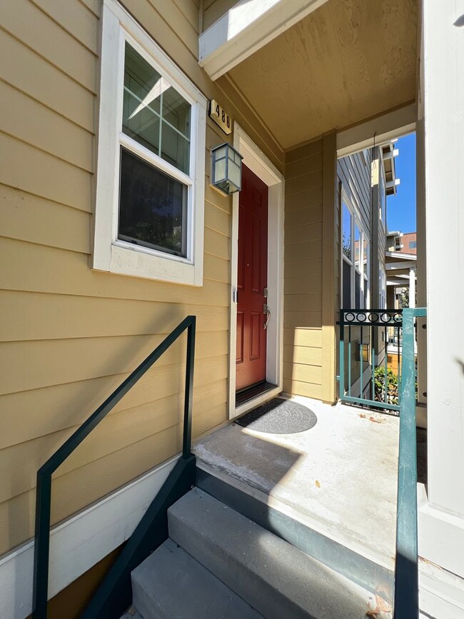Foto del edificio - Stunning Townhome for Lease in the Heart o...
