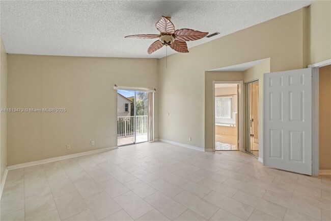 Foto del edificio - 18405 NW 9th Ct