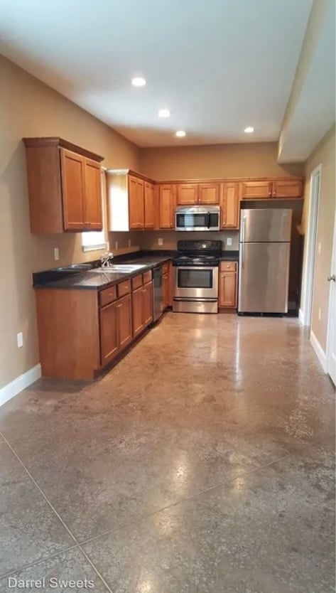 Building Photo - 330 Walnut Creek Dr