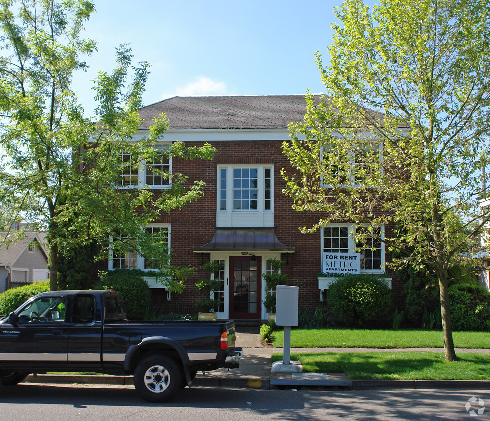 Building Photo - 360 W 13th Ave
