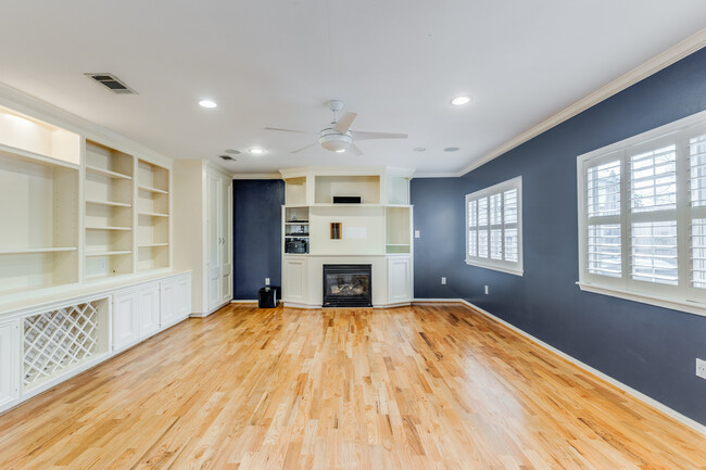 back den/media room with lots of built-in storage - 4035 Oak Ridge St