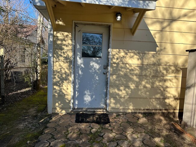 Foto del edificio - 512 Oshaughnessy Ave NE