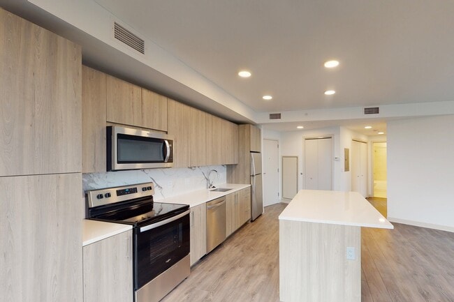 Interior Photo - One Hundred Above the Park