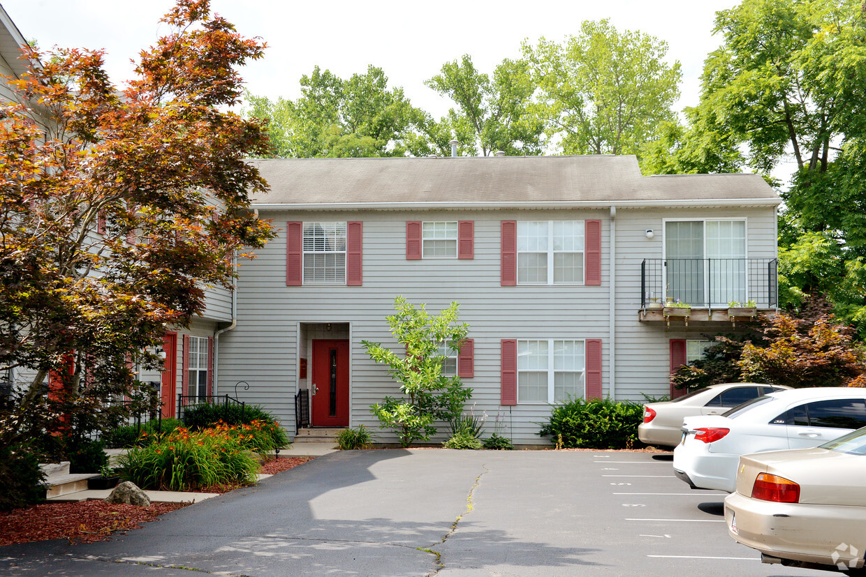 Building Photo - 6361 Beechmont Ave