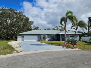 Building Photo - 272 Malvern Dr