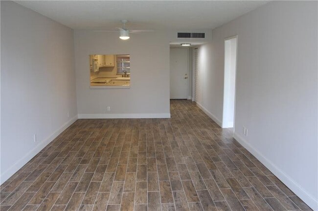 Building Photo - 9481 Evergreen Pl