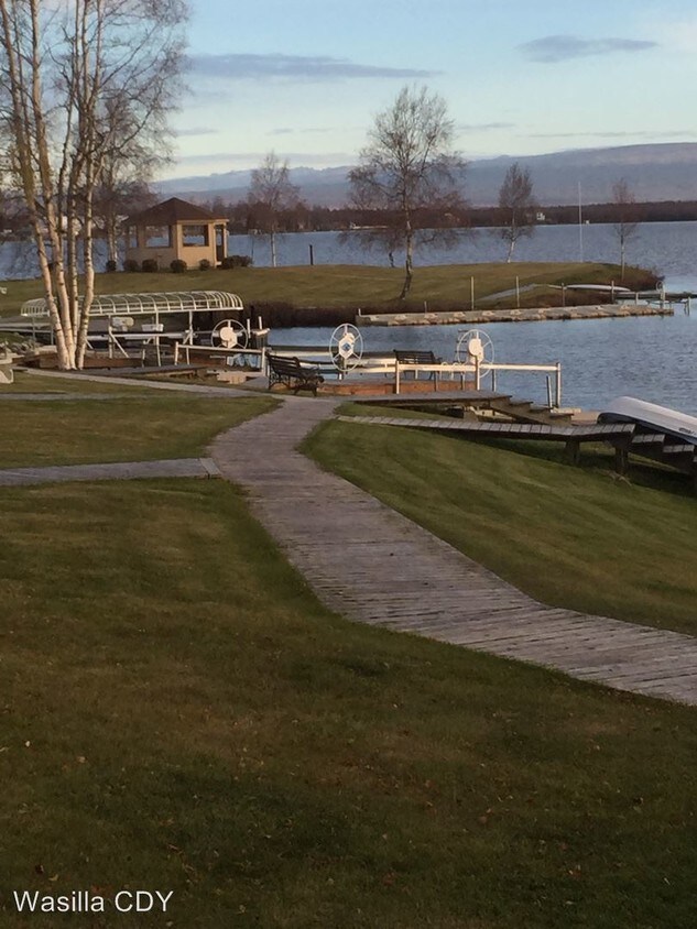 Foto del edificio - 4044 S Old Yacht Club Rd