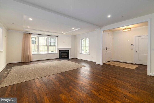 Foto del edificio - 6098 Creekside Dr