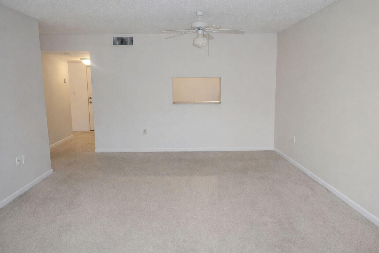 Foto del edificio - 711 N Pine Island Rd