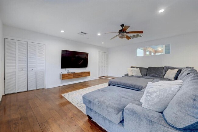 Foto del edificio - 11816 Rain Forest Cove