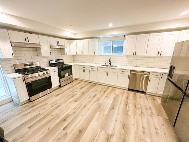 Building Photo - 1188 W 37th Dr